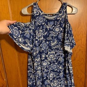 Size 2X cold shoulder floral top
